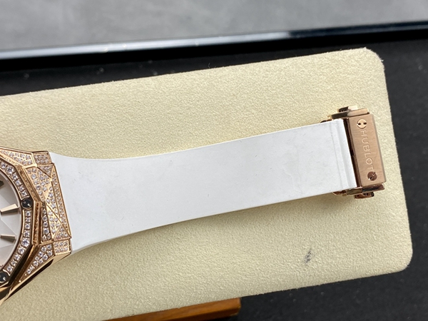 ウブロコピー時計角部分ディテール